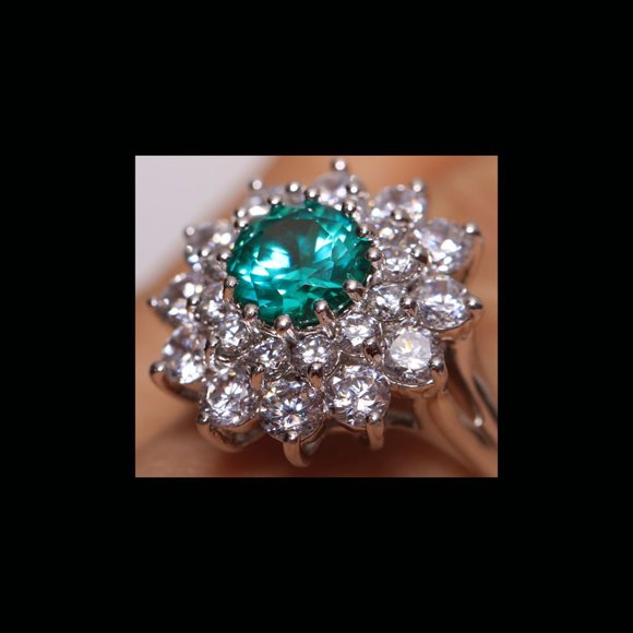 Stunning Emerald Vintage 925 Ring - Picture 4 of 10
